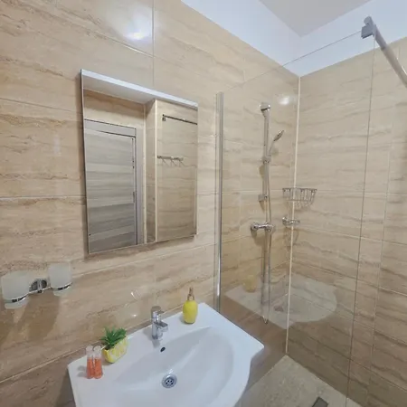 Beachfront 33 Mamaia